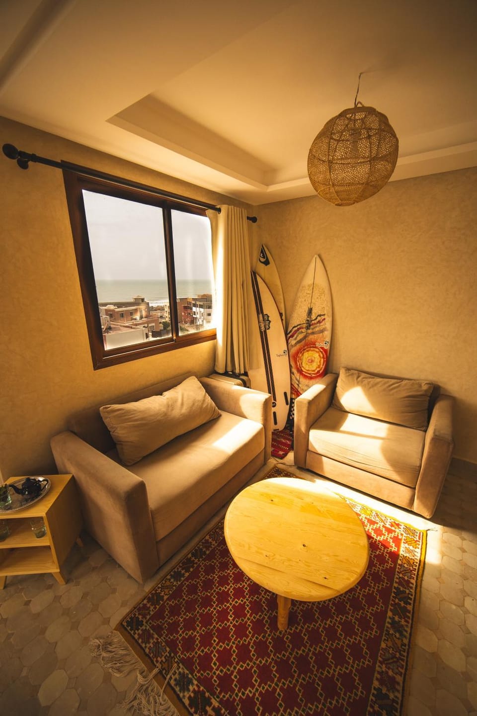 Bed, Living room, Photo of the whole room, Seating area, Bedroom