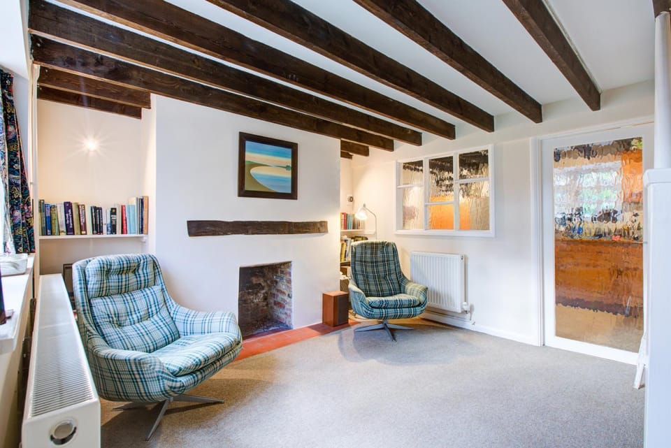 Living room, Seating area, flat iron