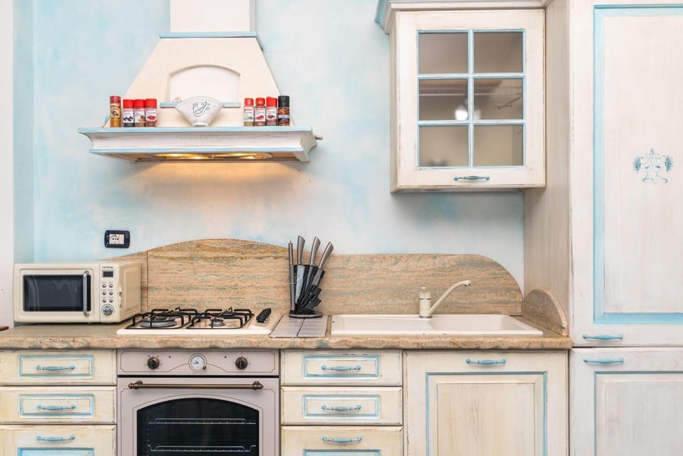 Kitchen or kitchenette, Living room