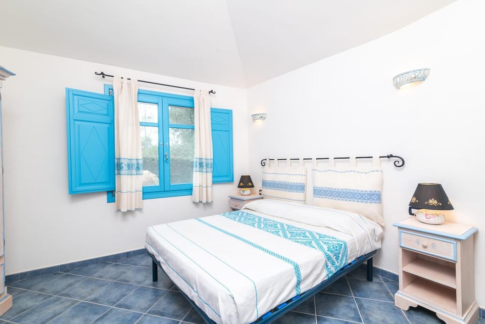 Property building, Living room, Bedroom