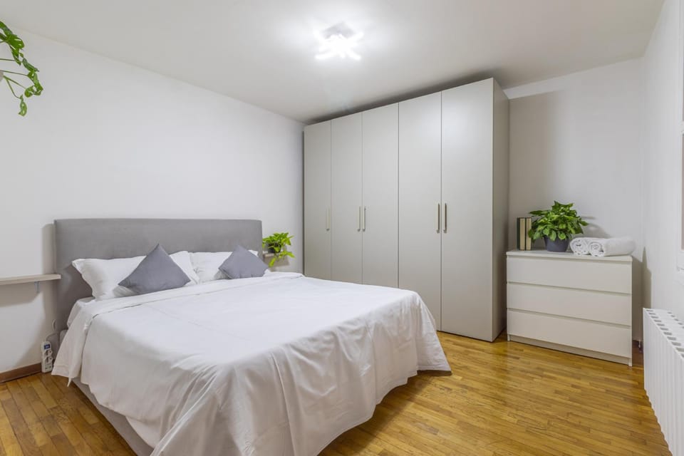 Bed, Photo of the whole room, Bedroom, wardrobe