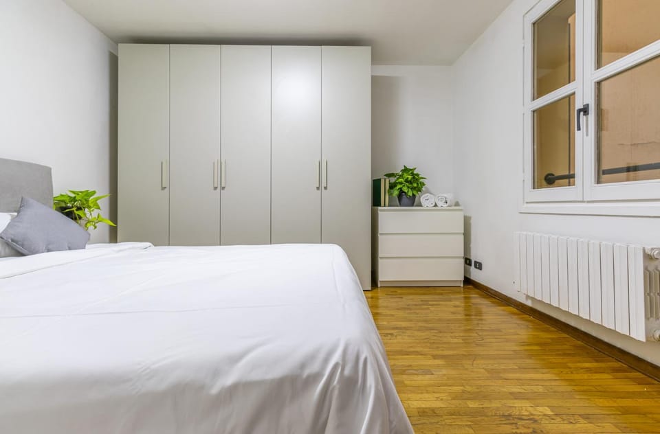 Bed, Photo of the whole room, Bedroom, furniture, internet, locker, towels, wardrobe