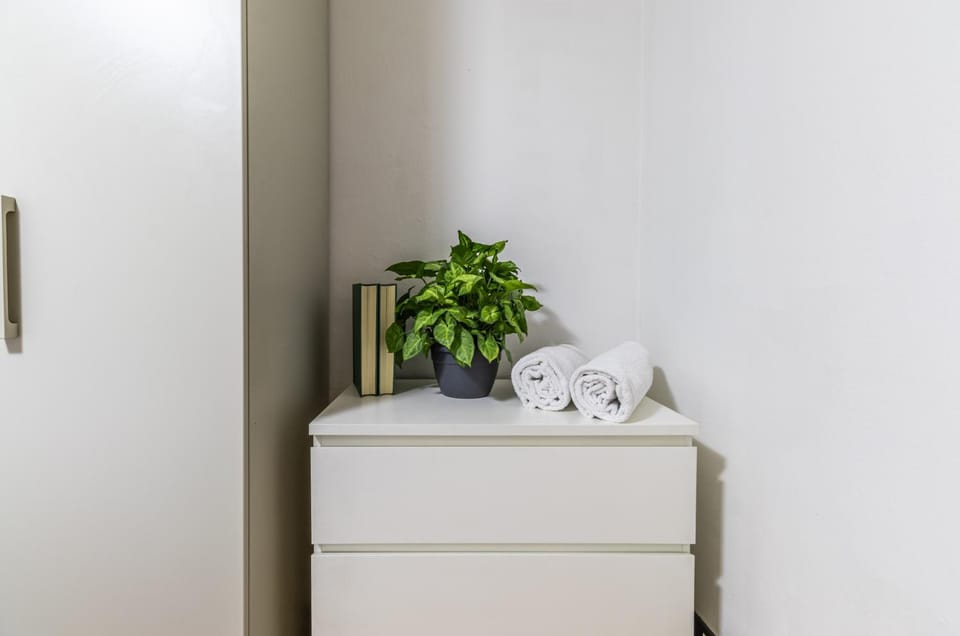 towels, wardrobe