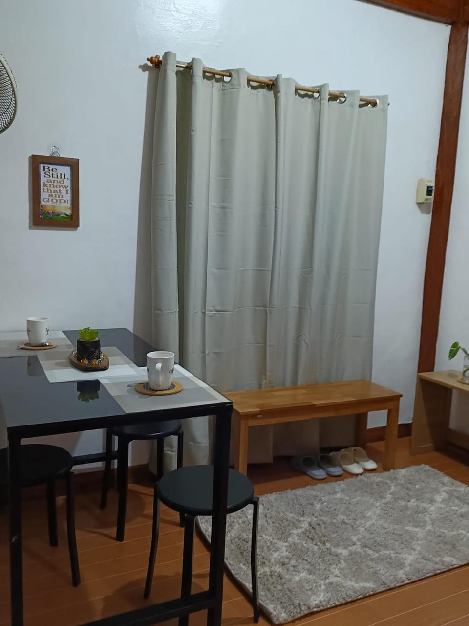 Seating area, Dining area