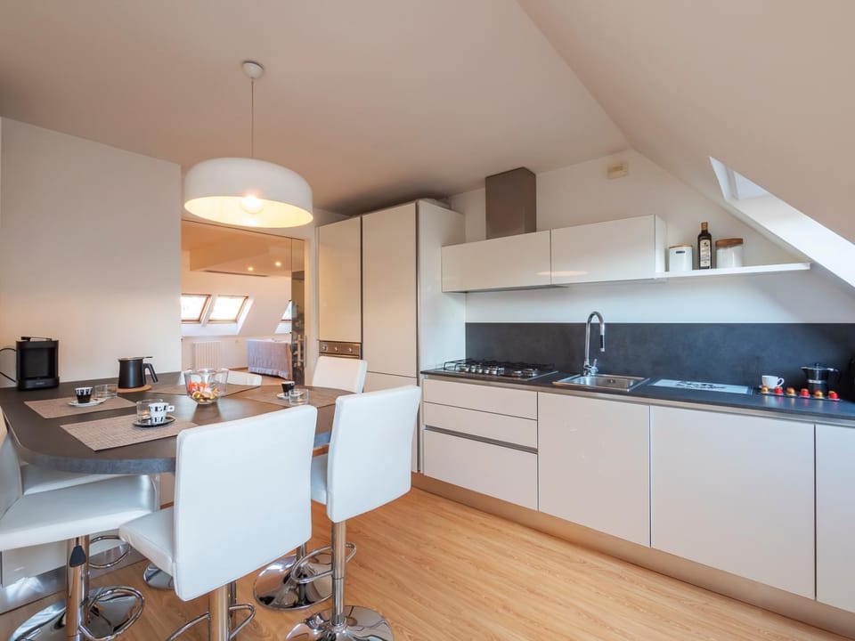 Xenia Apartments - Luxury & Elegant Penthouse in City Life Apartment in Milan