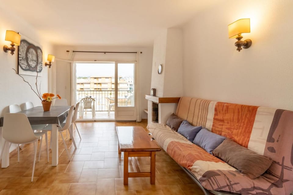 Sant Carles 26.1 - Apartamento con balcón y vistas Apartment in Alt Empordà
