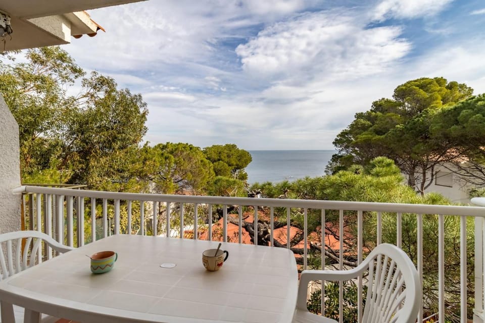 Carboneres 46 - Apartamento con terraza y vistas Apartment in Alt Empordà
