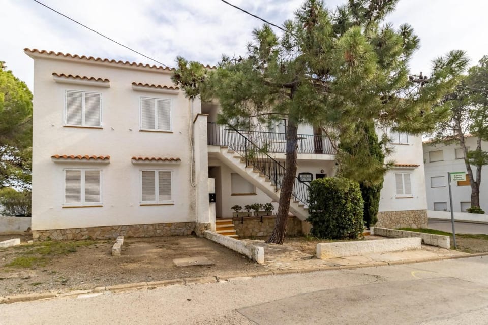 Carboneres 46 - Apartamento con terraza y vistas Apartment in Alt Empordà
