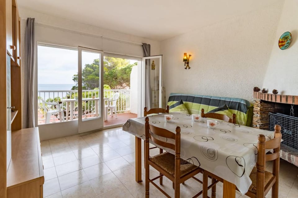 Carboneres 46 - Apartamento con terraza y vistas Apartment in Alt Empordà