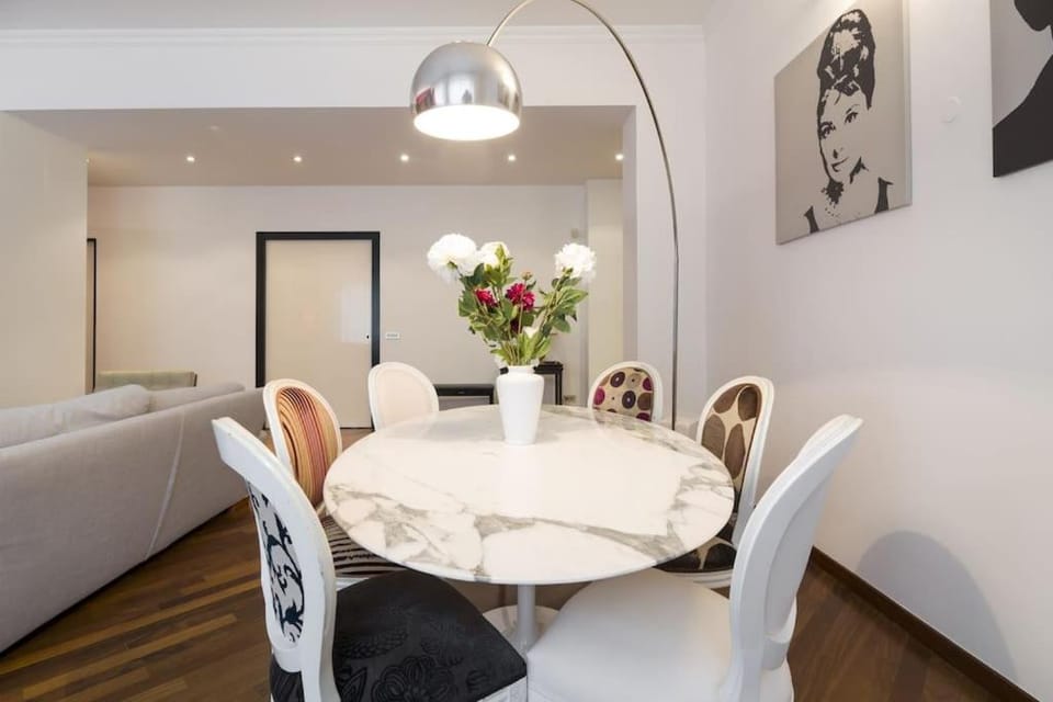 Living room, Seating area, Dining area