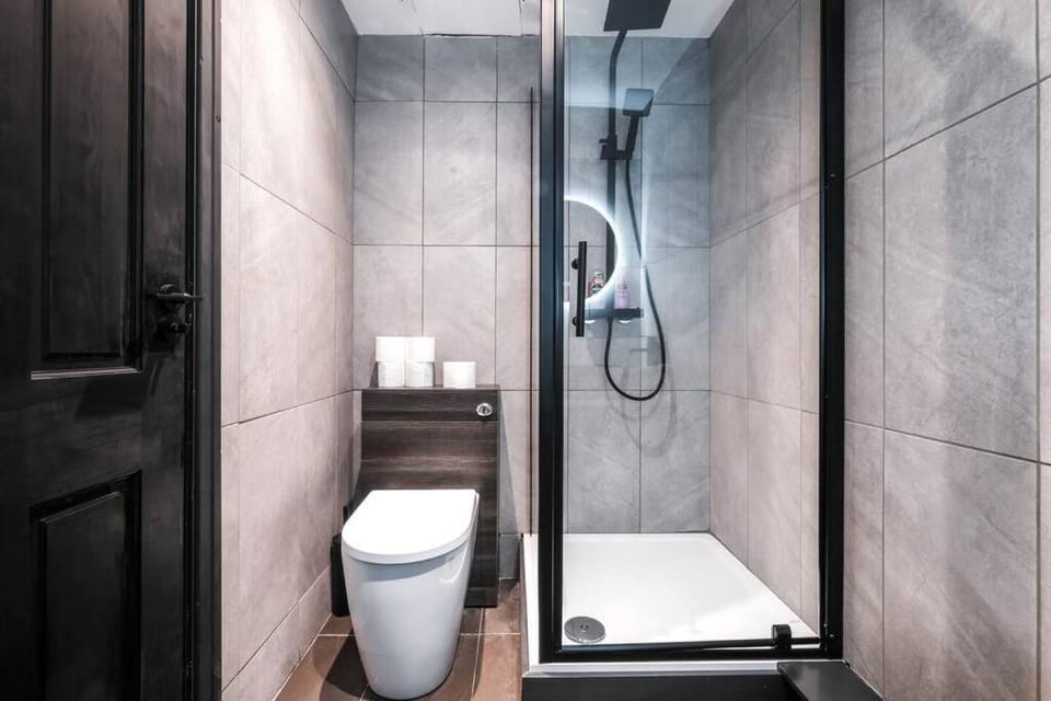 Sleep 2 in Piccadilly Soho Central London VRF Apartment in City of Westminster
