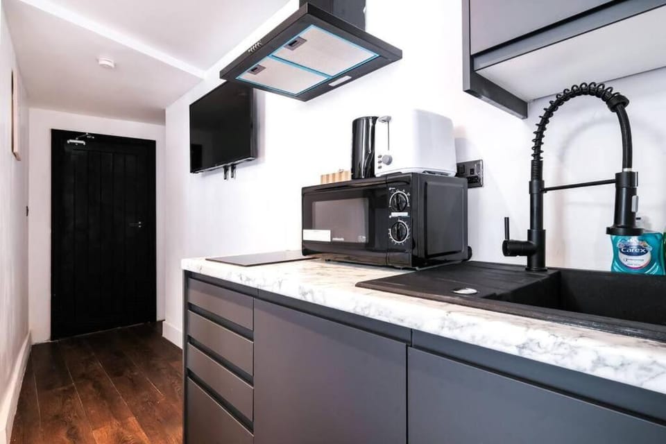 Sleep 2 in Piccadilly Soho Central London VRF Apartment in City of Westminster