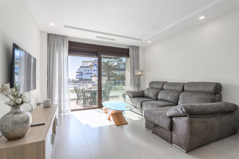Communal lounge/ TV room, Living room