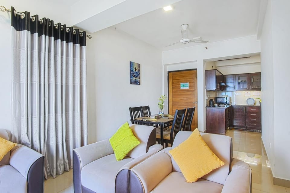 Kitchen or kitchenette, Living room, Seating area