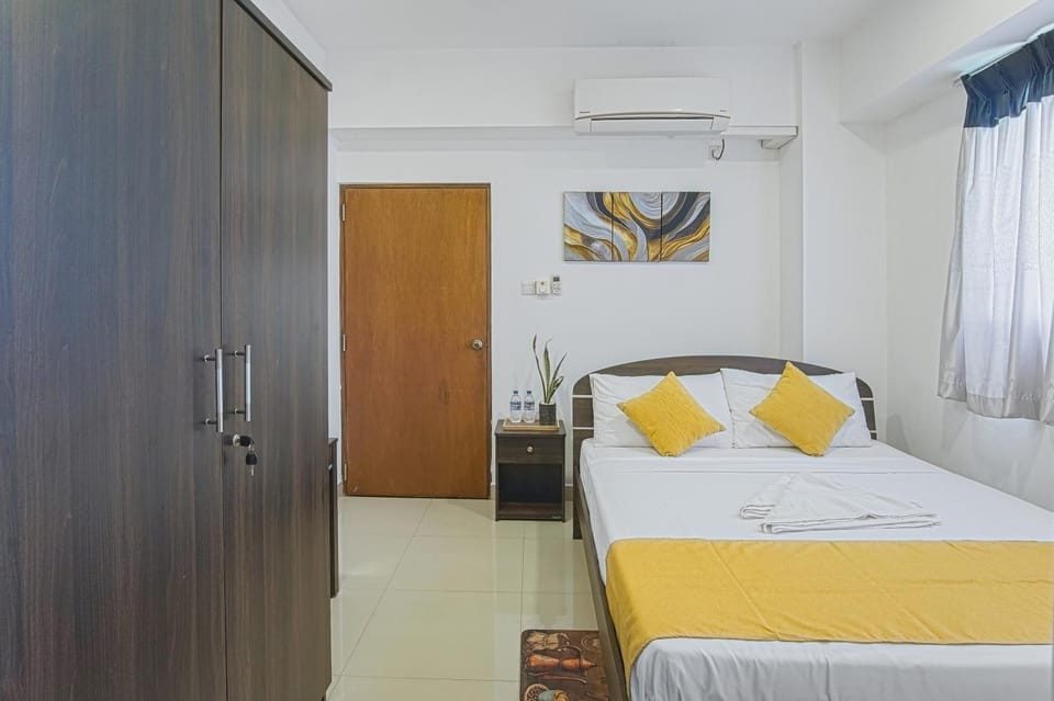 Bed, Photo of the whole room, Bedroom, wardrobe, air conditioner