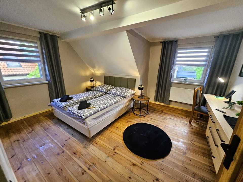 Bed, View (from property/room), View (from property/room), Other, Other, Other, Photo of the whole room, Decorative detail, Decorative detail, Bedroom, hair dresser, hair dresser, towels