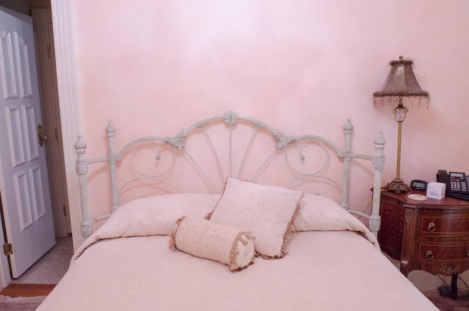 The Hotel Magnolia Bed and Breakfast in Foley