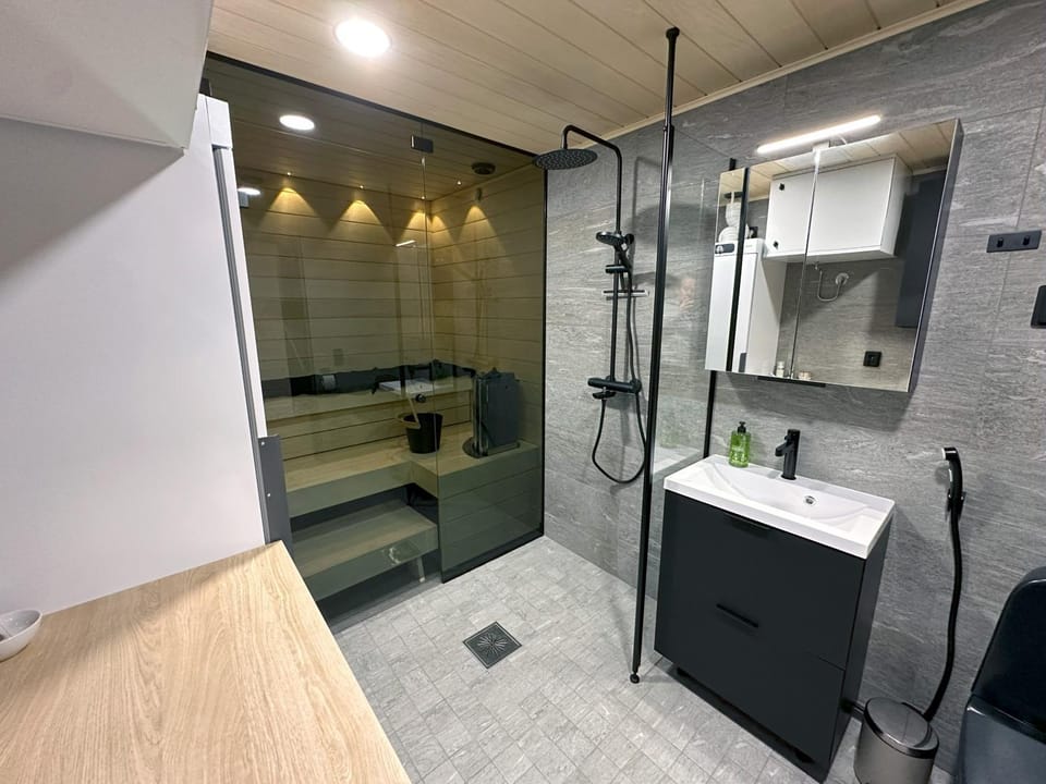 Shower, Toilet, Bathroom