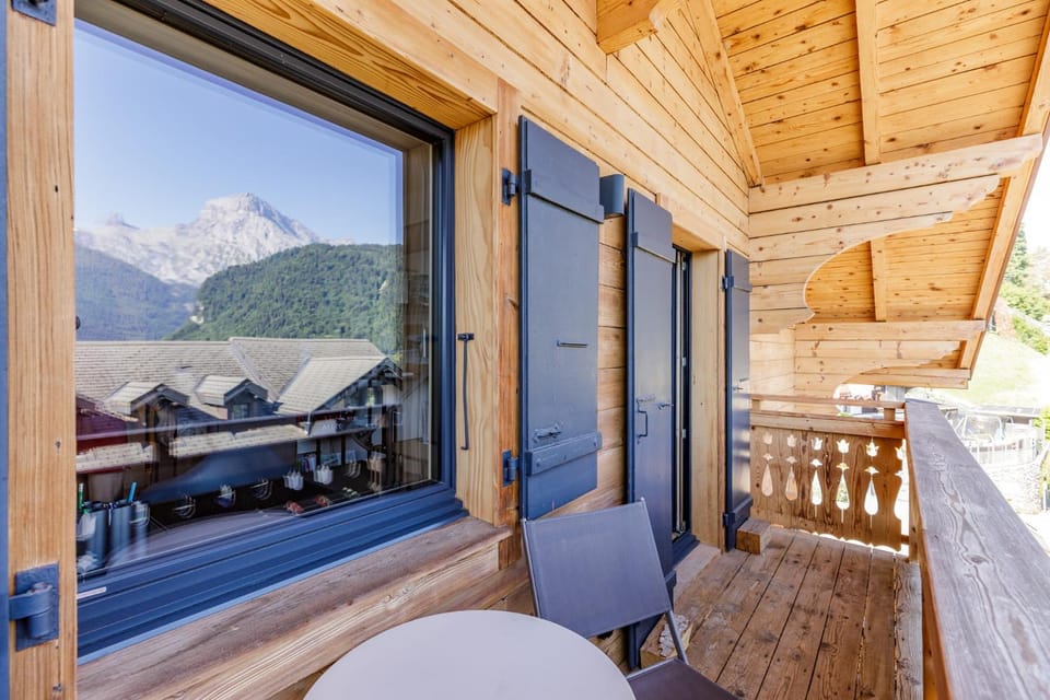 Patio, Day, Natural landscape, View (from property/room), Balcony/Terrace, Mountain view