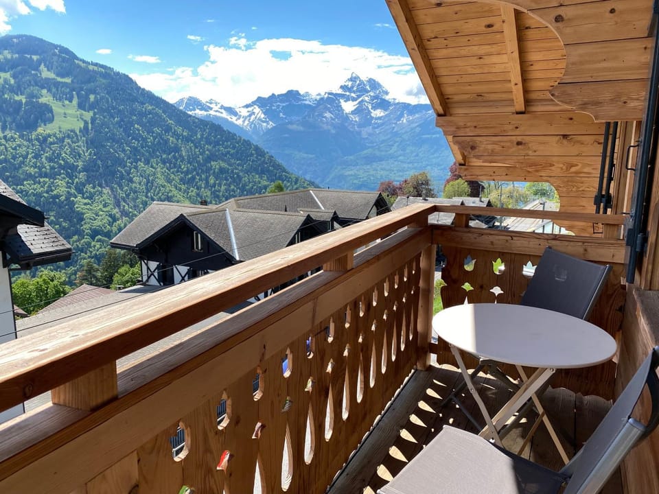 Patio, Nearby landmark, Day, Natural landscape, View (from property/room), Balcony/Terrace, Mountain view