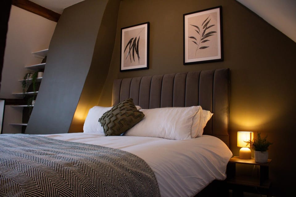 Bed, Bedroom