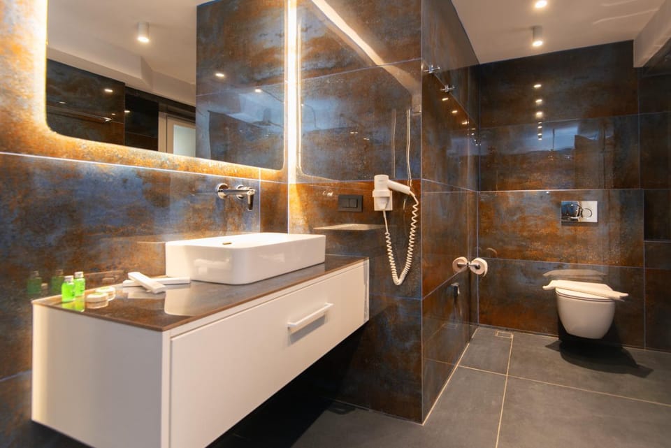 Bathroom, Living room