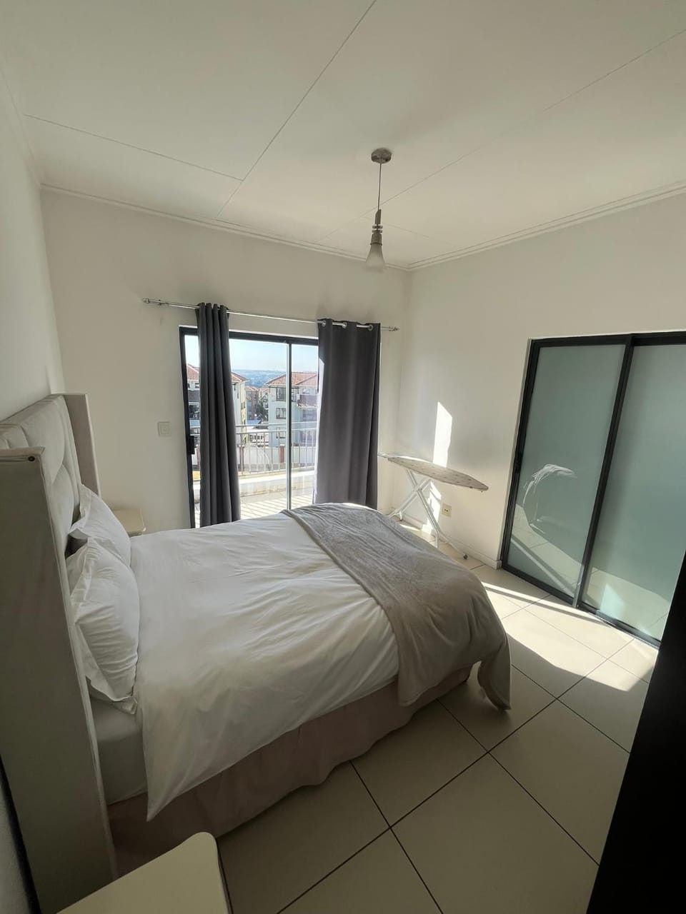 Bedroom, flat iron