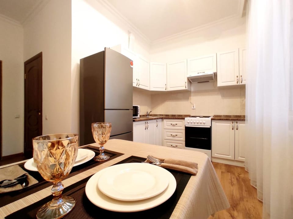 Kitchen or kitchenette, Dining area, dishwasher, minibar, oven, pet friendly, stove