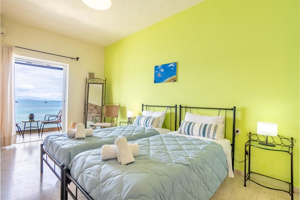 Property building, Living room, Bedroom