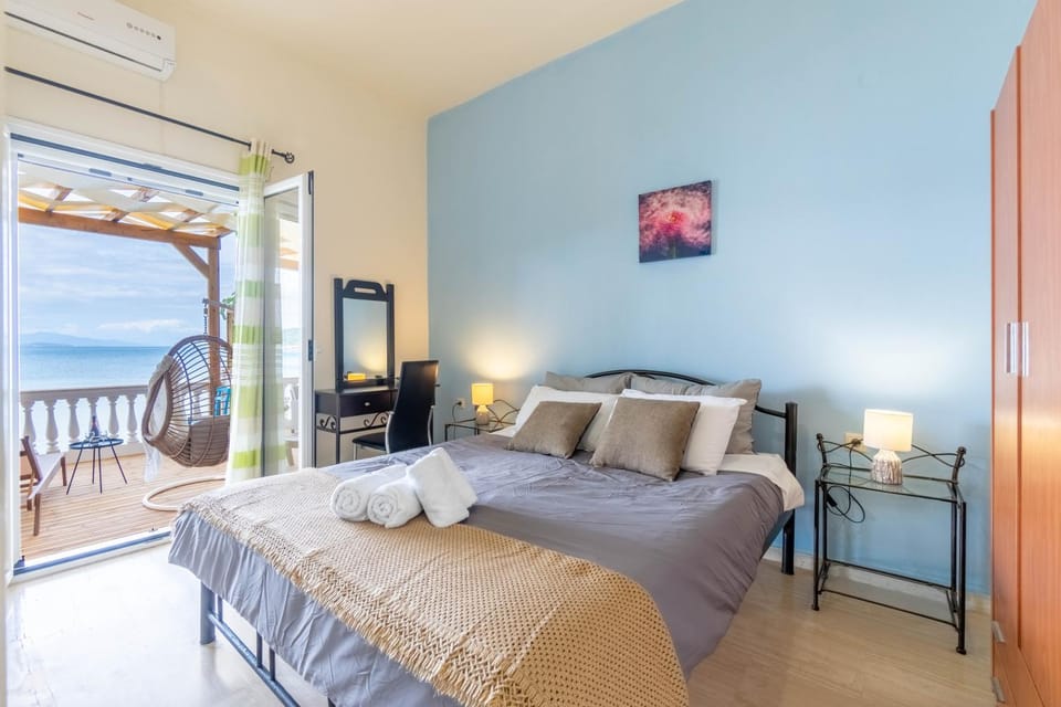 Living room, Bedroom