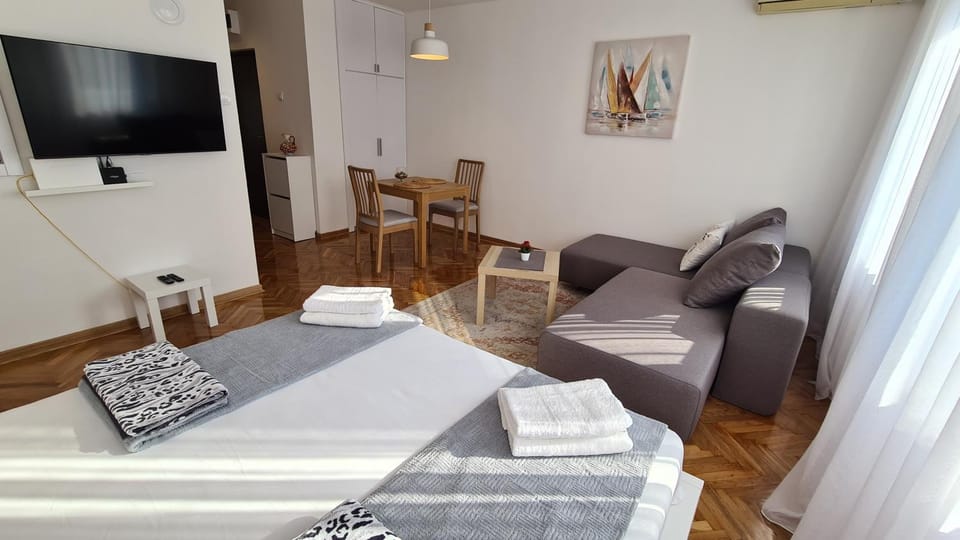 TV and multimedia, Living room, towels