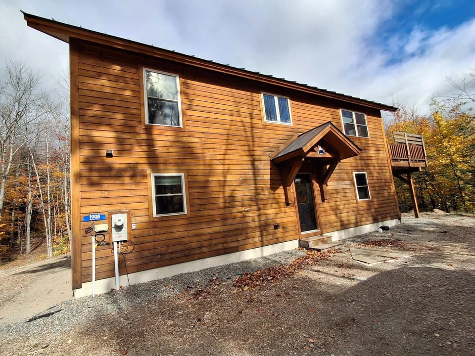 Scoot Cabin - Dogs Welcome! Cabin in Carrabassett Valley