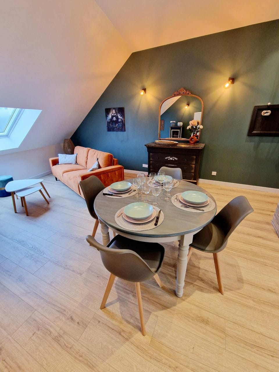 Living room, Seating area, Dining area