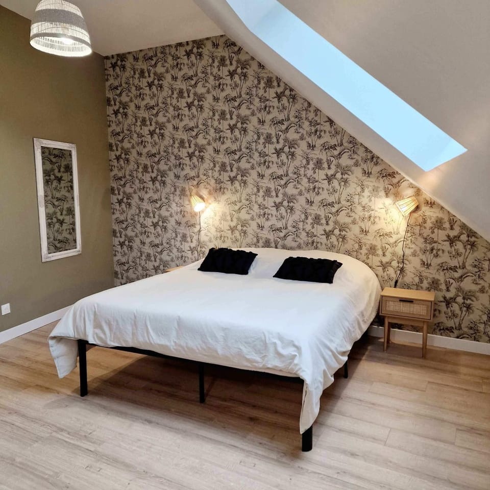 Bed, Bedroom