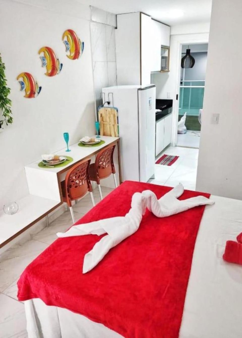 Bed, Photo of the whole room, towels