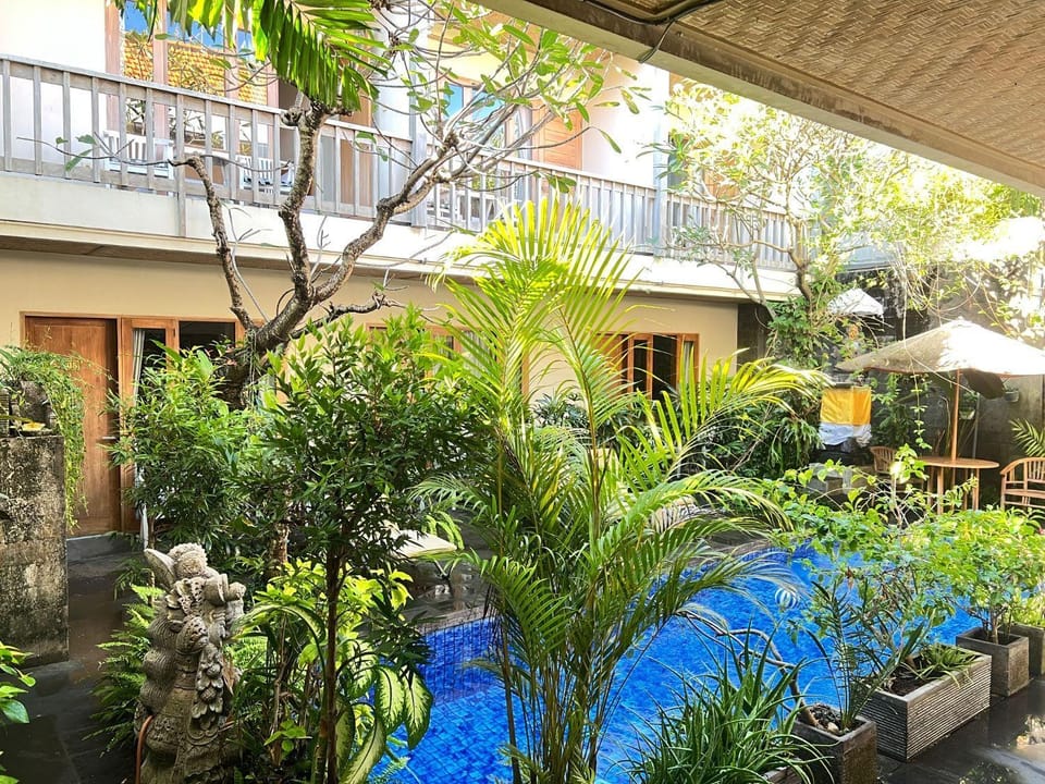 Property building, Garden, Garden view, Pool view, Swimming pool