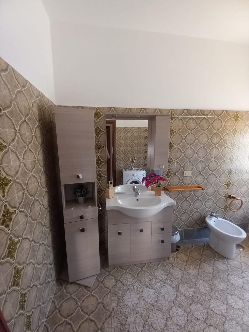 Bathroom, bidet
