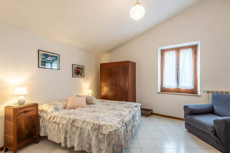Living room, Bedroom