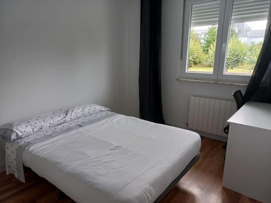 Apartamento en Santander soleado y con terraza. Apartment in Santander