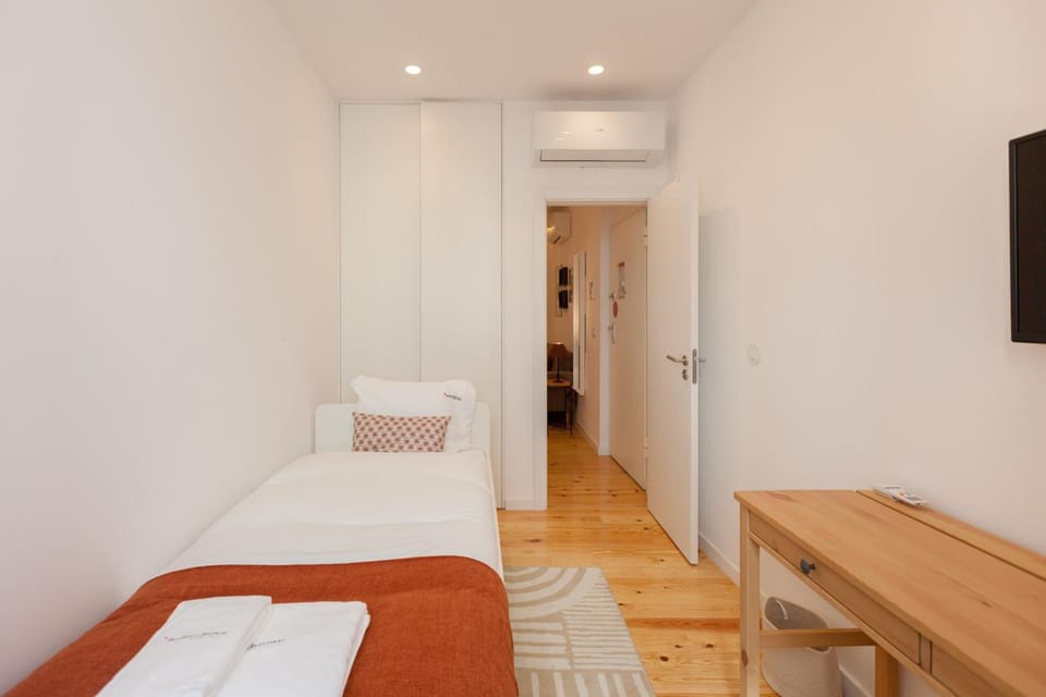 FLH Alcântara Elegant Charm with Balcony Apartment in Lisbon