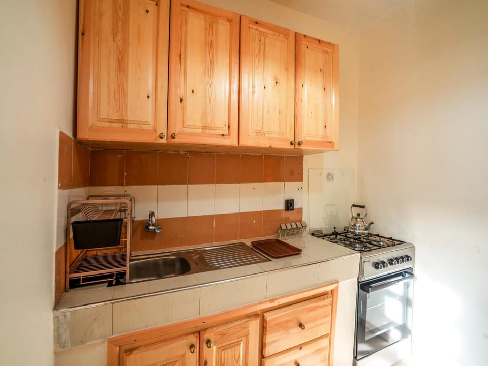 Kitchen or kitchenette, pet friendly, stove