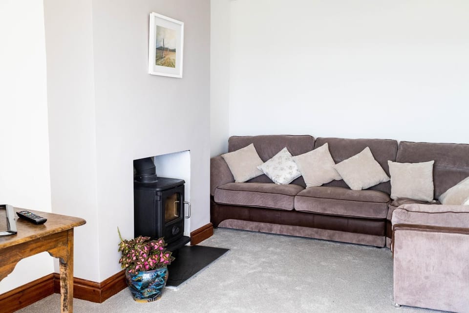 Living room, Seating area, fireplace