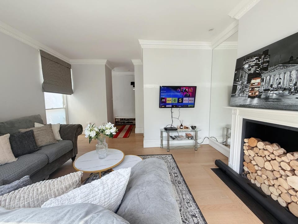 Spacious and cosy 3BRs 5F House in Heart of London Villa in City of Westminster