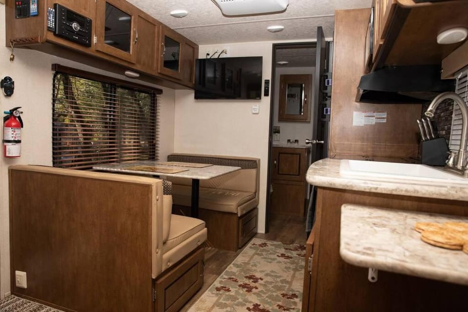 Quiet Cozy Camper House in Niceville