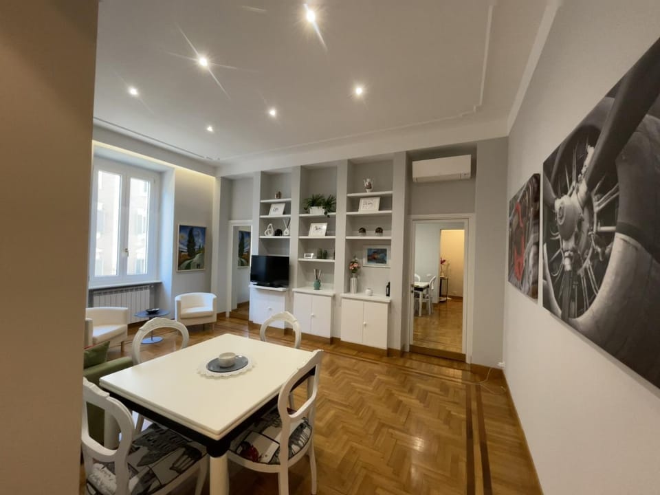TV and multimedia, Living room, air conditioner