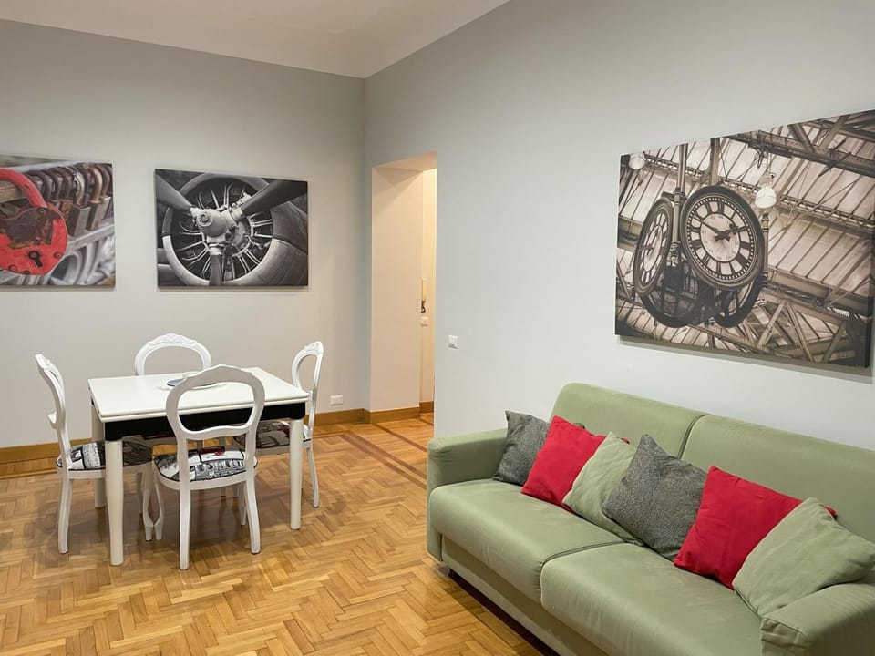 Living room, Dining area