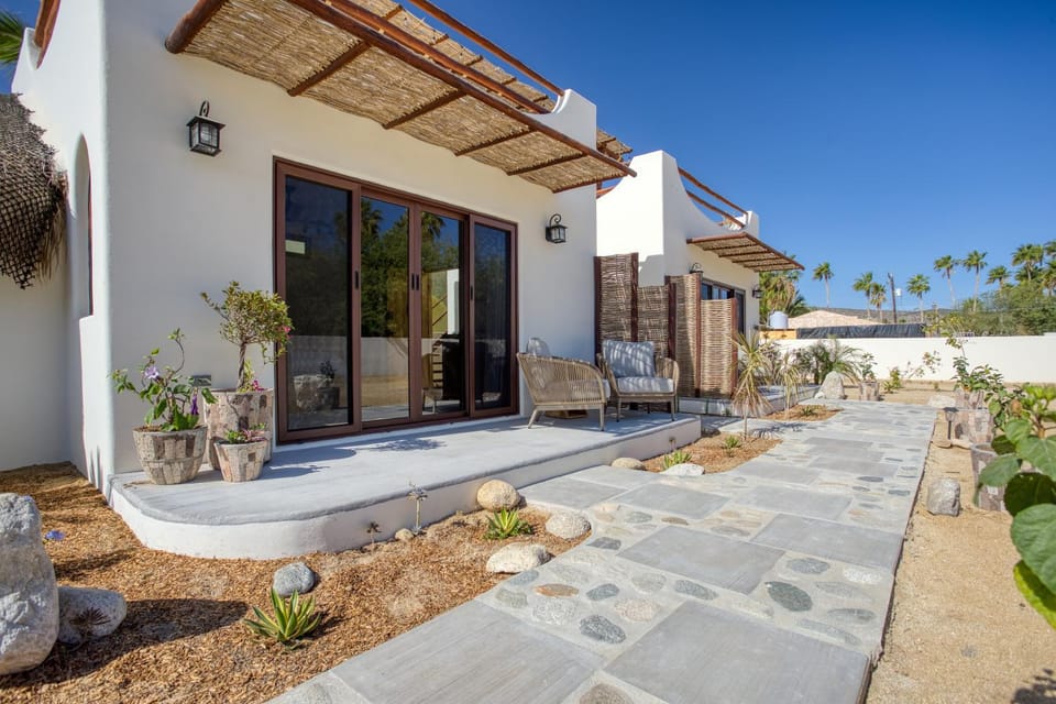 Property building, Patio, Day, Garden, Garden view