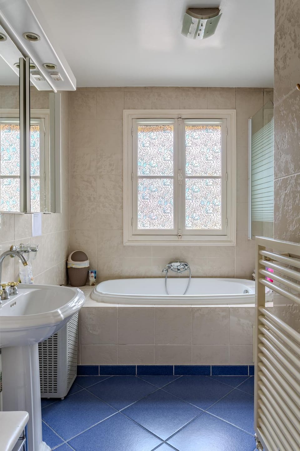 Bathroom, Bath