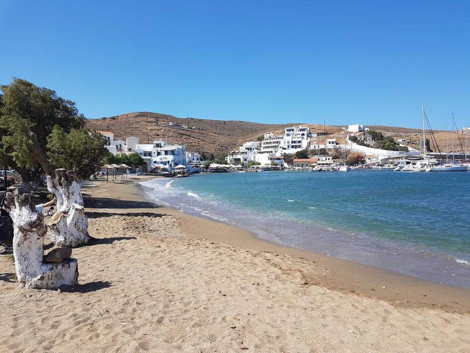 Seafront Alos Gem - Loutra Seaview Escape Apartment in Kea-Kythnos