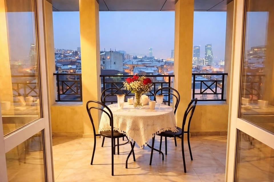 Bird's eye view, Balcony/Terrace, City view, Mountain view, Street view